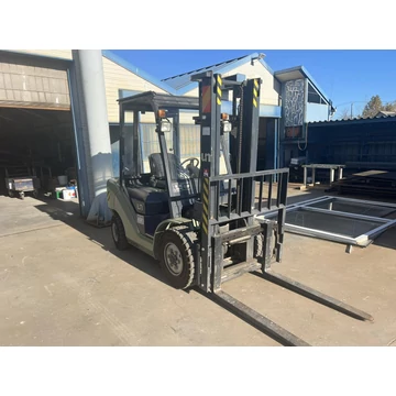 UN FD30T diesel üzemű homlokvillás targonca